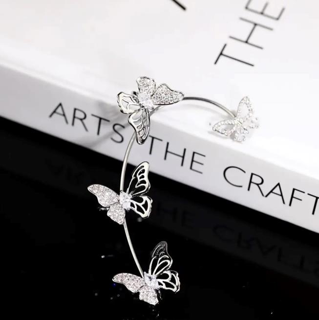 Boucles d’Oreilles Femme – Papillon Élégant, Sans Perçage, Pierres Synthétiques